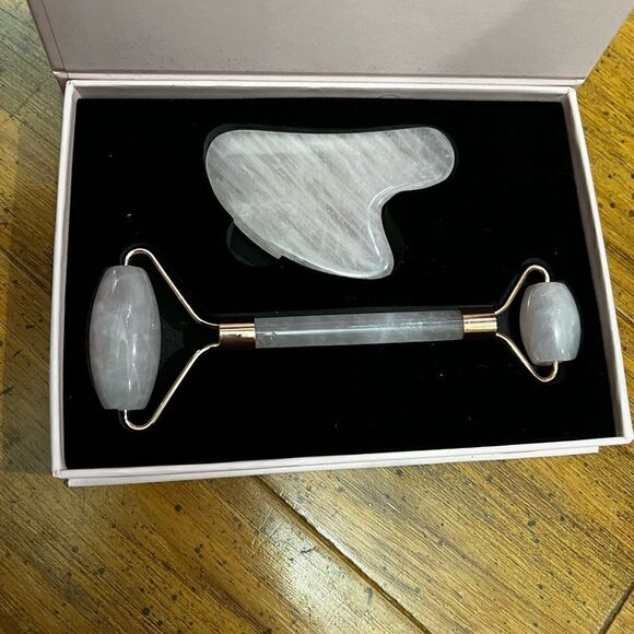 Face Massager Rose Quartz Face Roller & Gua Sha Facial Tool Set - Picture 1 of 4